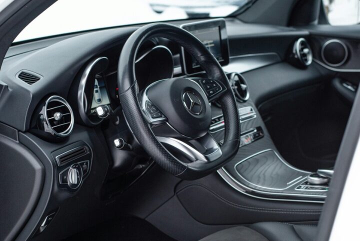 Mercedes EQB 250+ interiör