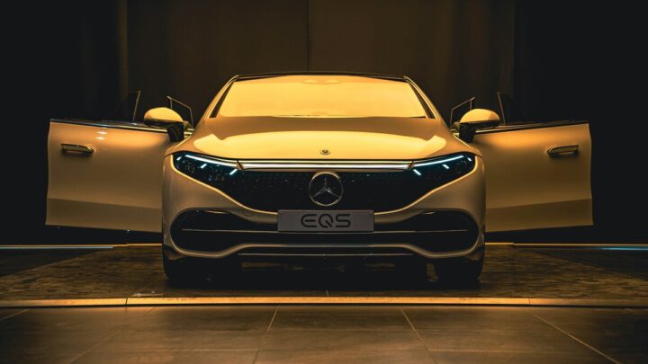 Mercedes EQS