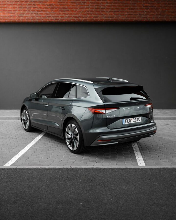 Skoda enyaq 85 bakände