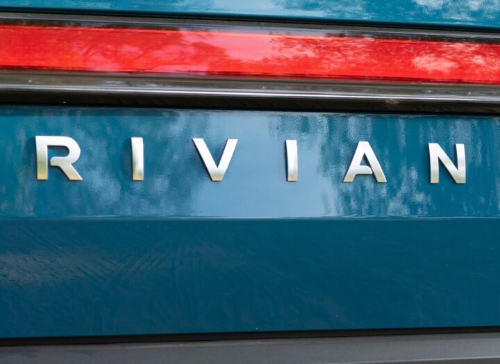 Rivian R3 emblem